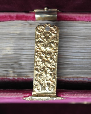 Sobieski-Stundenbuch, goldene Buchschließe